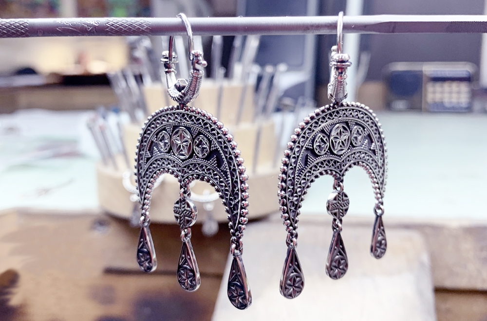 Revolving Earrings "Daghdghan"
